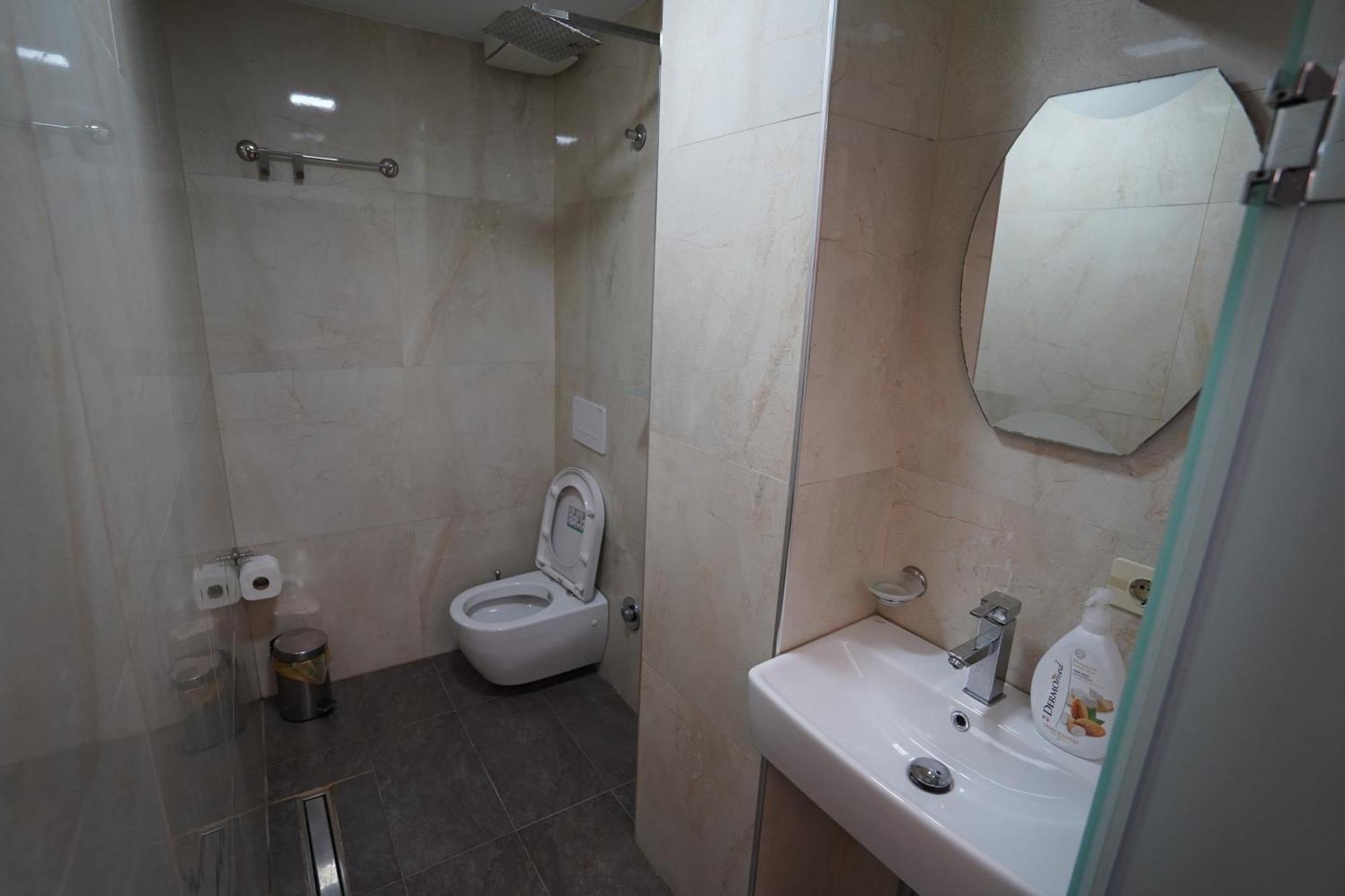 Hotel Driti New Bazaar Тирана Екстер'єр фото